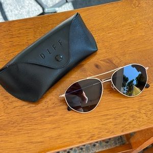 Diff Eyeware Aviator Sunglasses